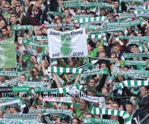 Die Ahoi-Crew im vollen Weser-Stadion.