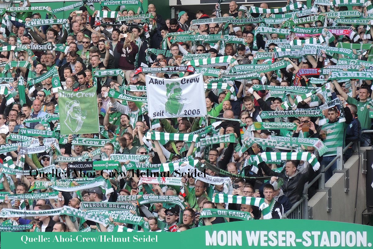 Die Ahoi-Crew im vollen Weser-Stadion.>