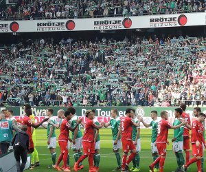 Der Handshake vor dem Spiel: Hier ist Fairplay angesagt.